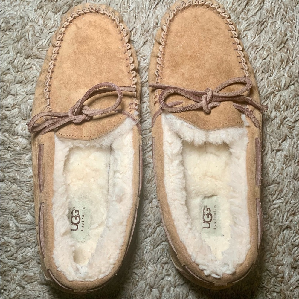 UGG women’s size 11 slippers-used, good condition